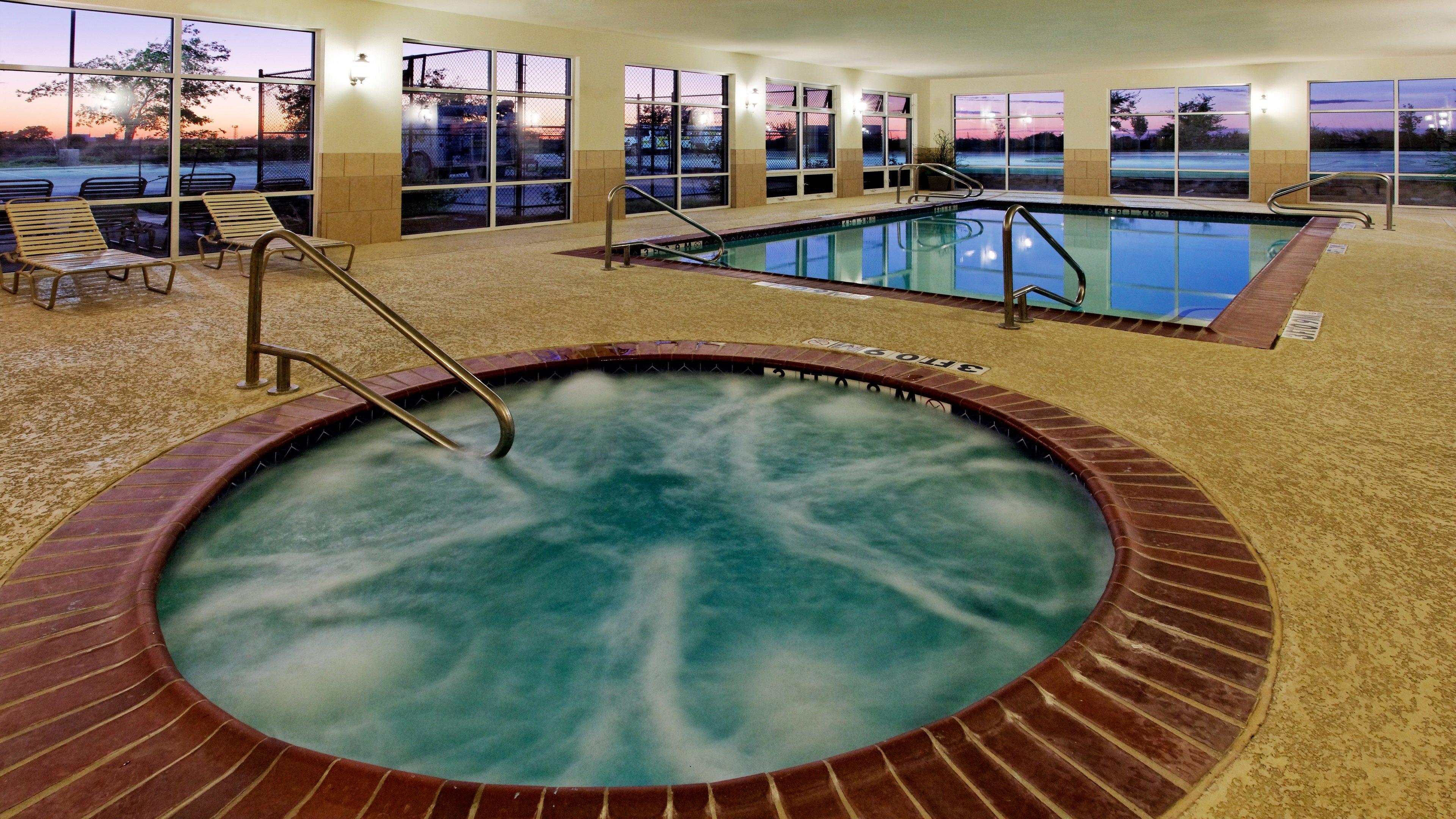 Holiday Inn Express Hotel & Suites Cleburne By Ihg Luaran gambar